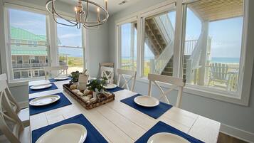 Duplex, 4 Bedrooms | Private kitchen | Oven