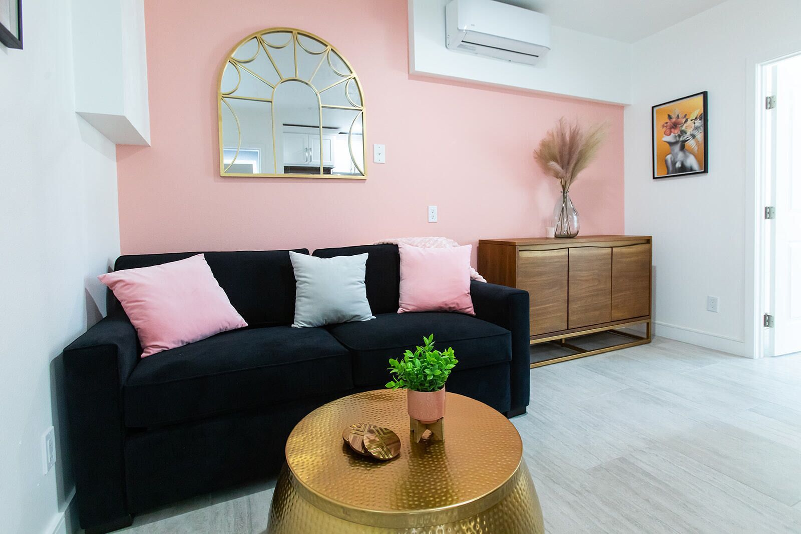 ❤Rose Gold❤Canopy Bed❤Smart TV❤W/D❤Parking❤A/C❤