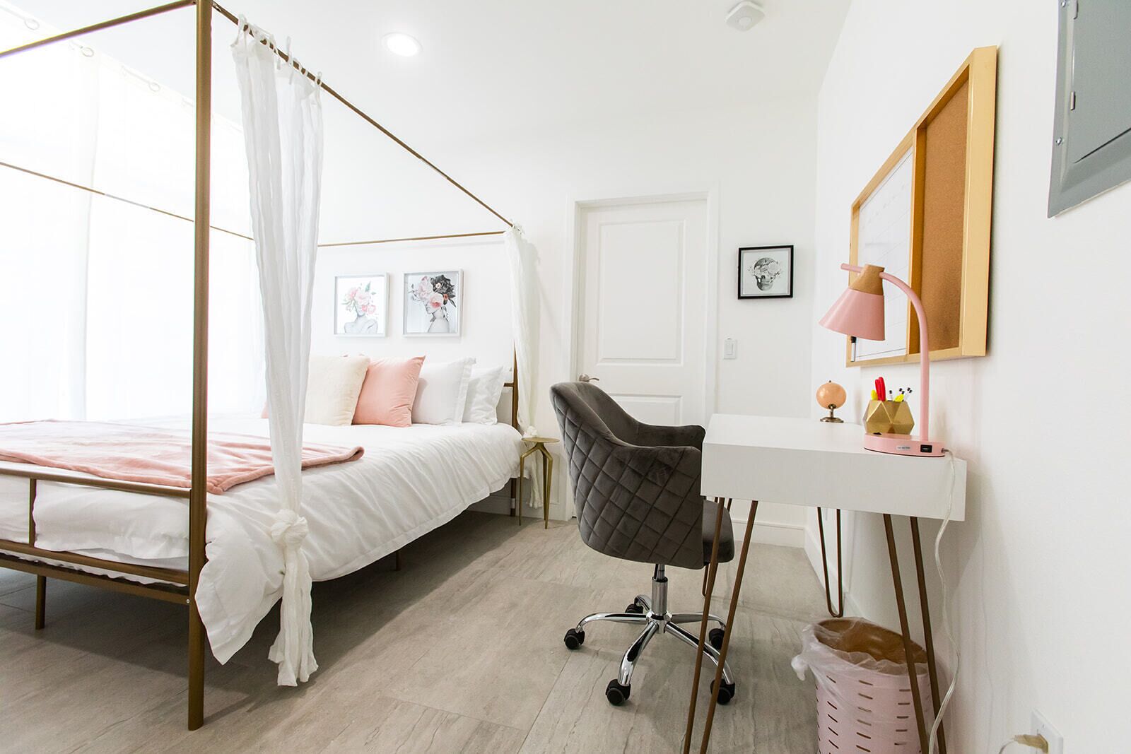 ❤Rose Gold❤Canopy Bed❤Smart TV❤W/D❤Parking❤A/C❤