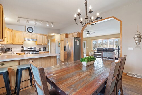 Lake Front, NEW Sandy Beach, Big Buck Hunter & Pac-Man Arcade Games! Near Nisswa