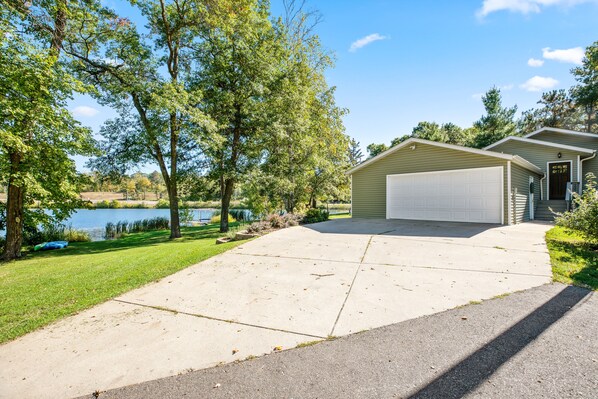 Property grounds - Lake Front, NEW Sandy Beach, Big Buck Hunter & Pac-Man Arcade Games! Near Nisswa (Pequot Lakes)