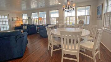 House, 3 Bedrooms | Dining