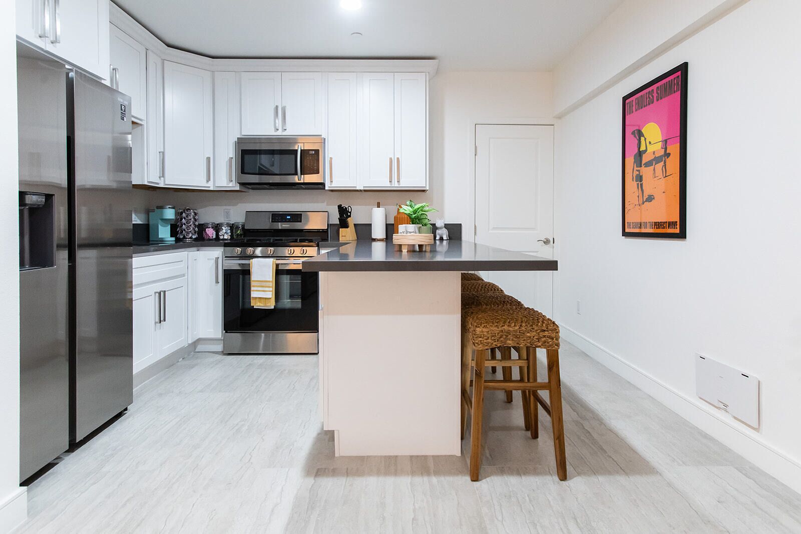 ★Cali Vibes★5min→DTSA★Parking★W/D★Self Check-In