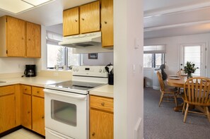 Fridge, microwave, oven, stovetop - Outpost: Pitchfork 2106 - Walk to Town Square! (Jackson)