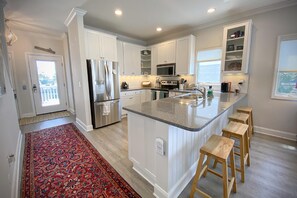 Duplex, 4 Bedrooms | Private kitchen
