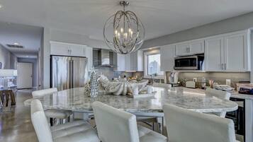 Condo, 3 Bedrooms | Dining