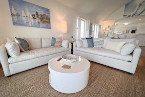 Condo, 4 Bedrooms | Living room