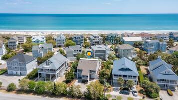 House, 5 Bedrooms | Exterior