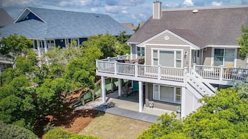 House, 5 Bedrooms | Exterior