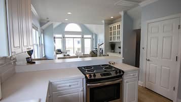 Dúplex, 4 habitaciones | Cocina privada | Horno y utensilios de cocina