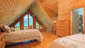 5 bedrooms, iron/ironing board, WiFi, bed sheets