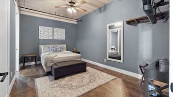 2 bedrooms, Egyptian cotton sheets, premium bedding, down comforters