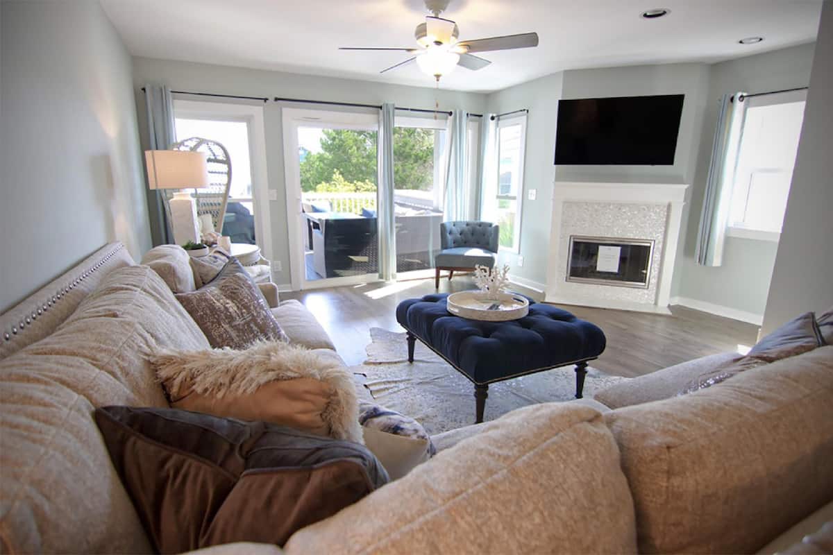 Townhome, 3 Bedrooms | Living room