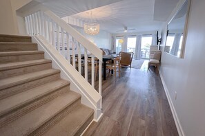 Interior - Wrightsville Winds Pet Friendly Townhomes by Sea Scape Properties (Wrightsville Beach)