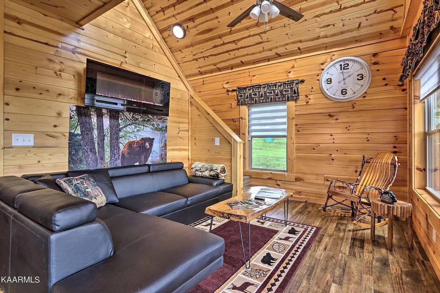 PRIME dates still available! Stunning Views!Hot Tub! Game Room!18mi to PF!  