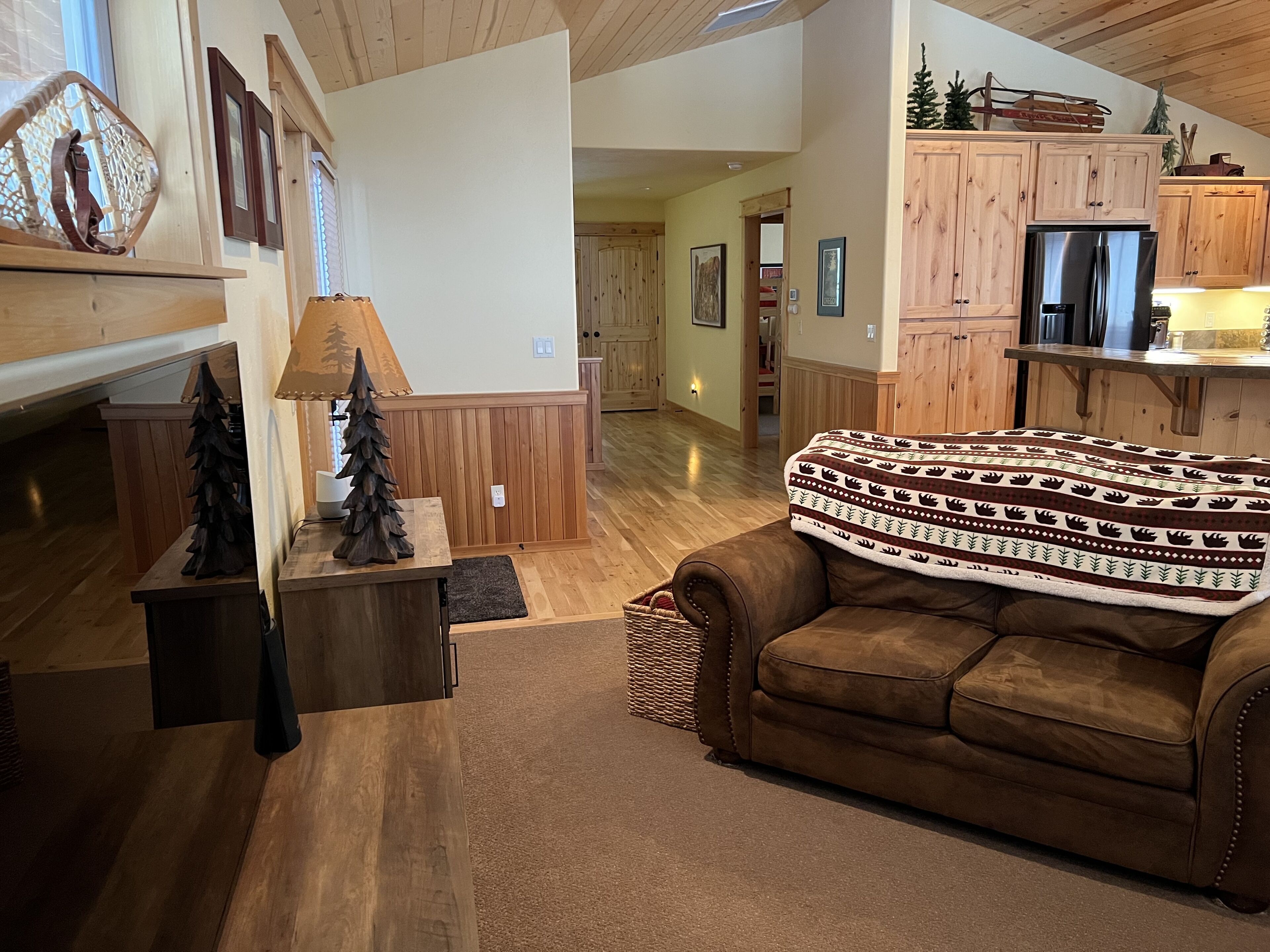 Your Restful Retreat in the Woods at Crescent Lake - Fastest WiFi in the area.