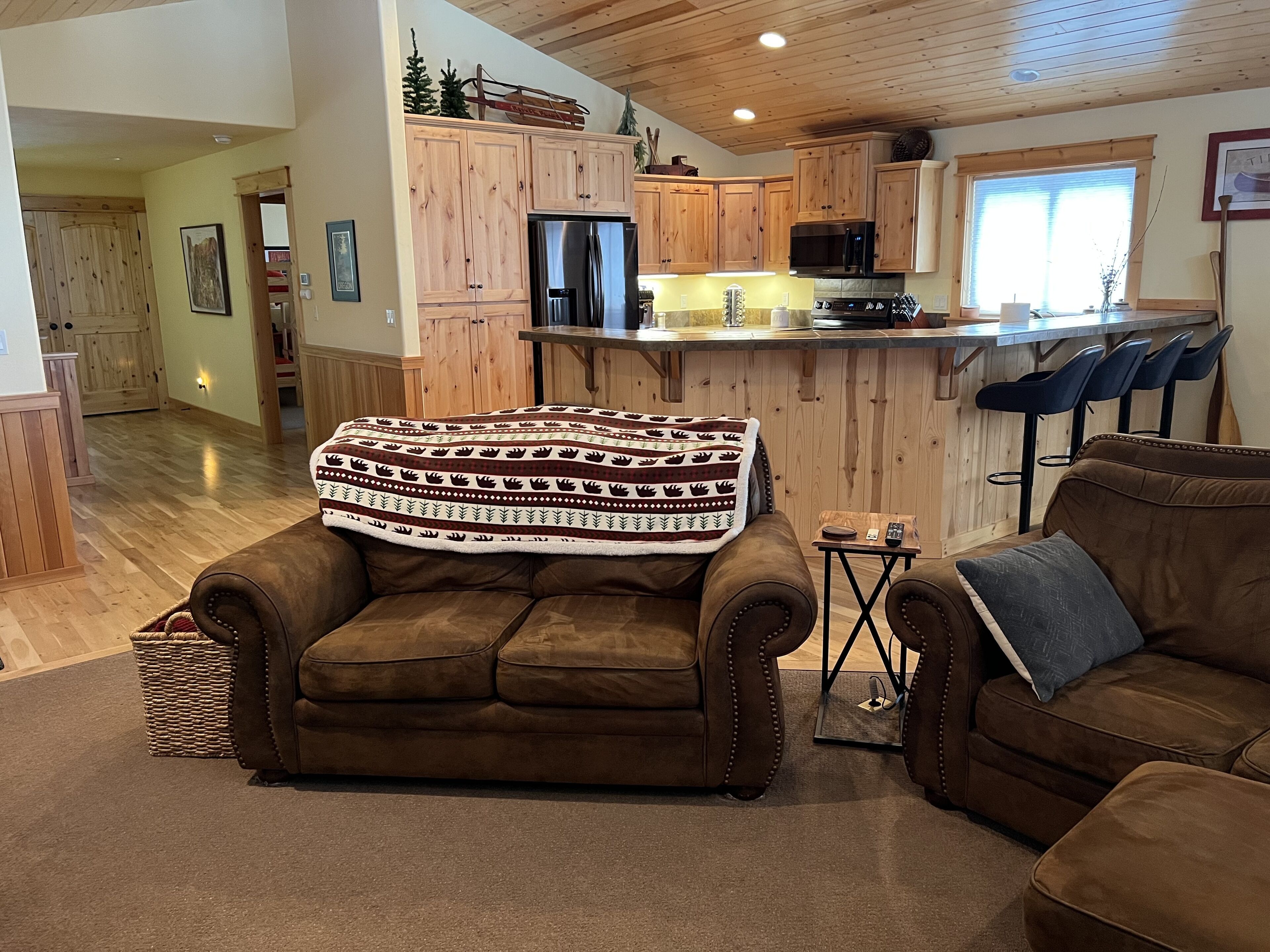Your Restful Retreat in the Woods at Crescent Lake - Fastest WiFi in the area.