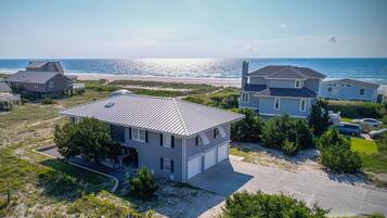 House, 5 Bedrooms | Exterior