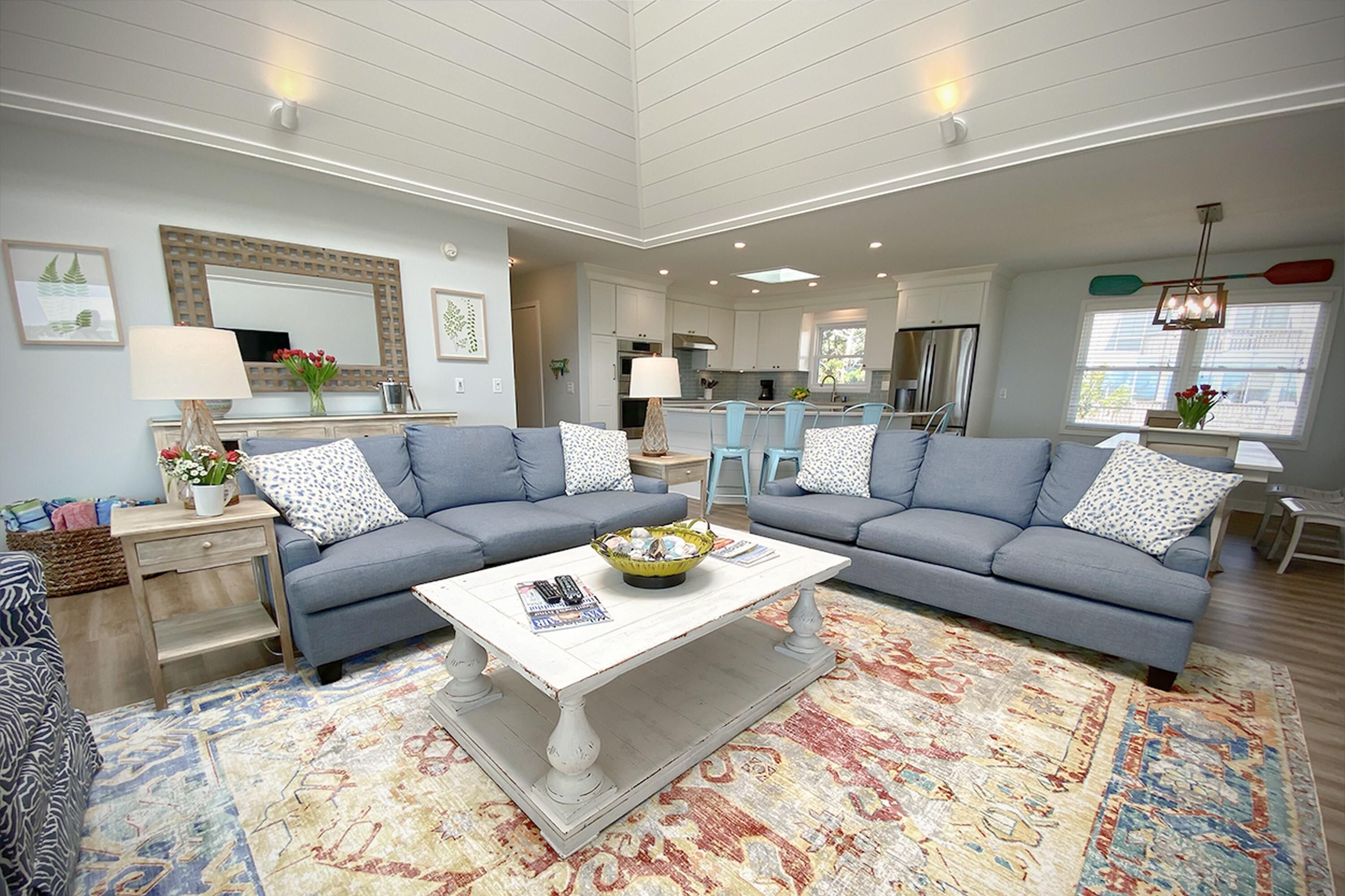 House, 5 Bedrooms | Living room