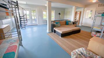 House, 5 Bedrooms | 5 bedrooms, individually decorated, individually furnished