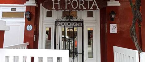 Fachada da propriedade