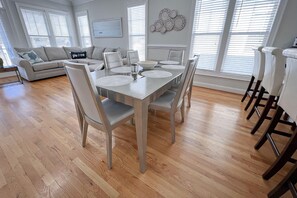 Dúplex, 5 habitaciones | Restauración