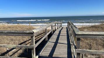 Duplex, 5 Bedrooms | Beach