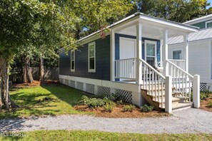 Unclassified image, 5 of 11, button