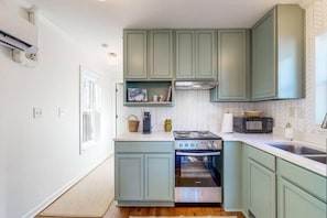 Unclassified image, 3 of 11, button