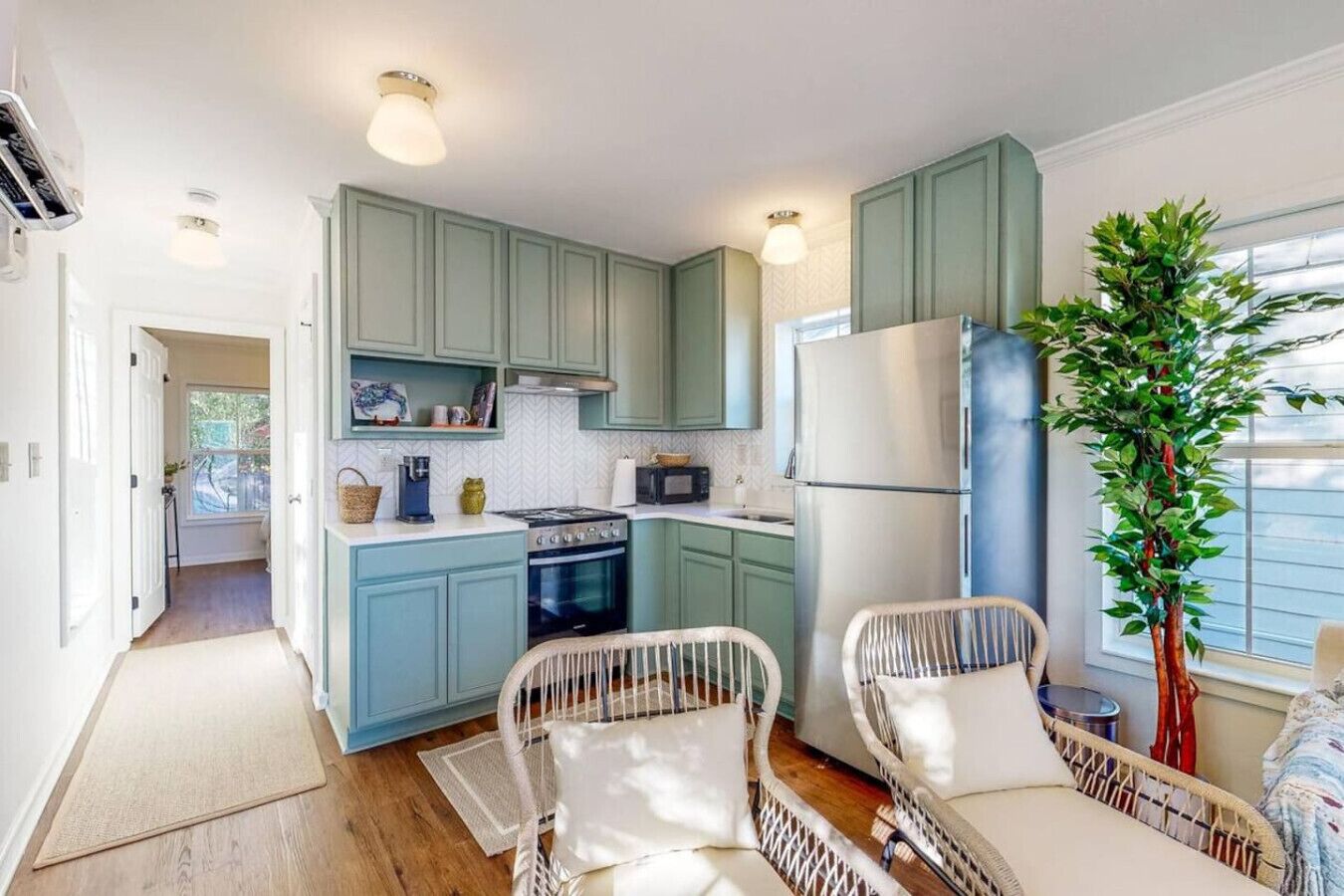 Fridge, oven, stovetop