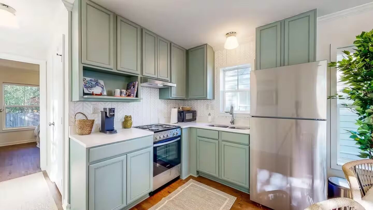 Frigorífic, microones, forn i placa de cuina 