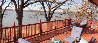 Eufaula Lake front access w/wraparound deck and spectacular views! Pet friendly!