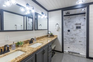 Dusche, Whirlpool, Regendusche, Handtücher
