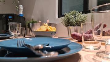 Apartamento Confort, baño privado, vistas a la ciudad | Cocina compartida