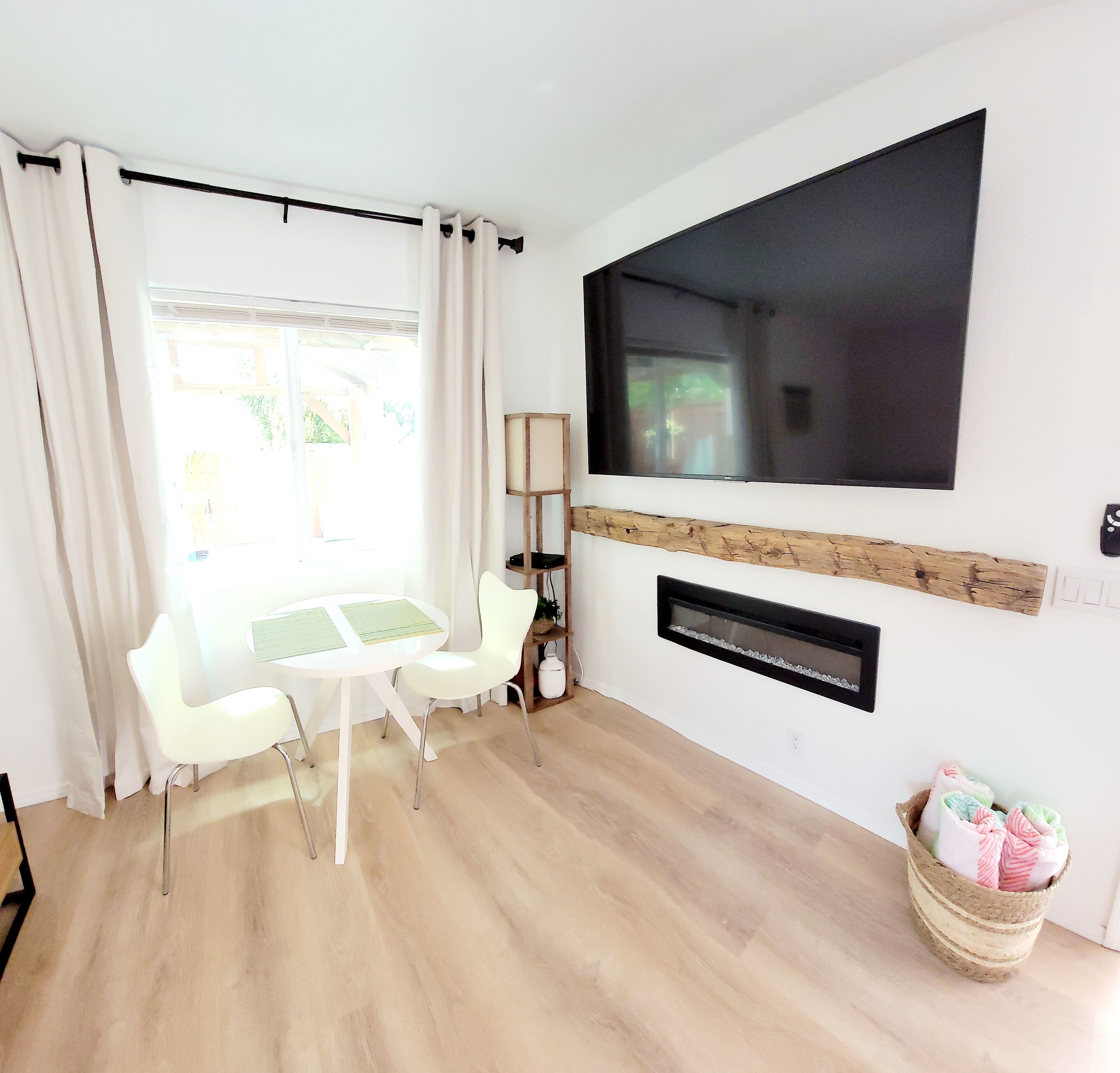 PALMERA+ Newly Remodeled Casita near El Paseo Shops with Saltwater pool!