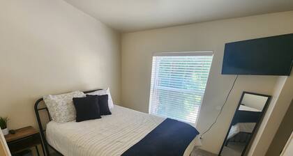 1 Block from Main St! Steps to Hot Pools! Cozy, spacious, central location!