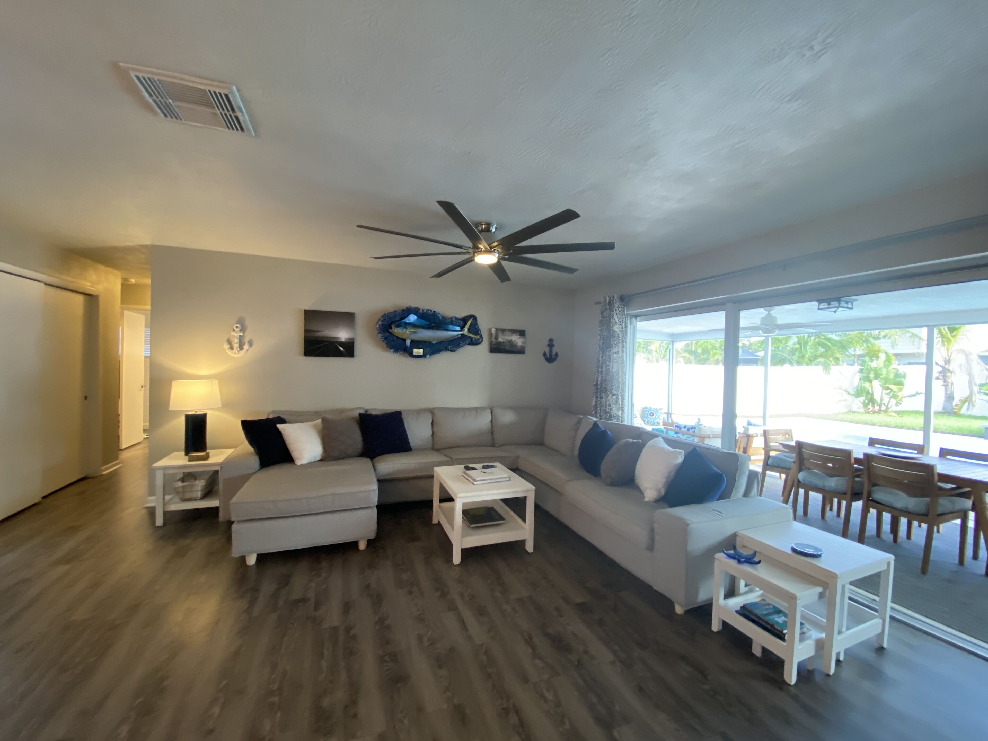 Private Pool Walk 1 mile To Beach<br>1 mile walk or ride to the Beach