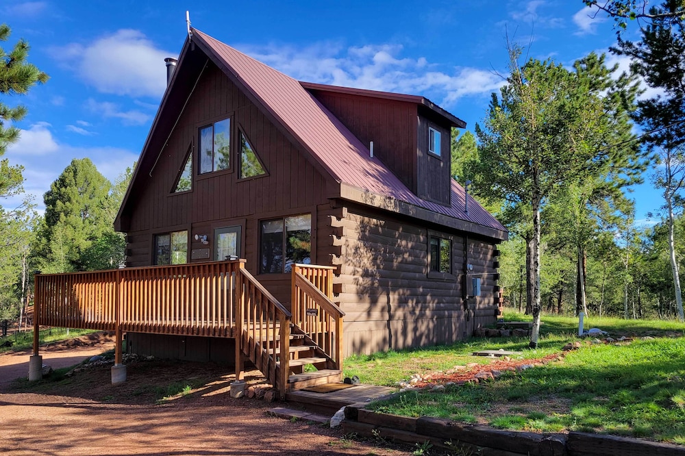 Peaceful Cabin in the Heart of Colorful Colorado!