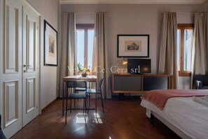 2 bedrooms, iron/ironing board, bed sheets