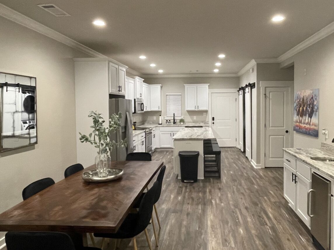 Beautiful Condo on Lake Hamilton