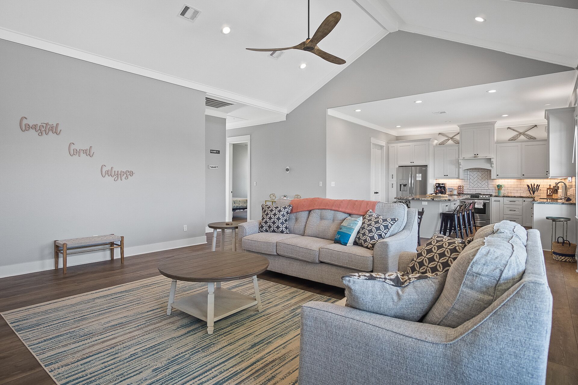 $25 off any stay!,Family friendly,DogFriendly! Short walk to the beach!