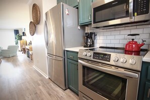 Condo, 2 Bedrooms | Private kitchen