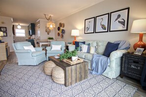 Condo, 2 Bedrooms | Living room