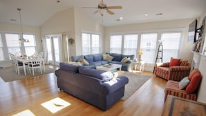 Duplex, 6 Bedrooms | Living room - Carolina On My Mind by Sea Scape Properties (Carolina Beach)