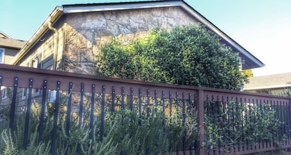 Minimalist 2bd condo in a quiet, safe, lively neighborhood