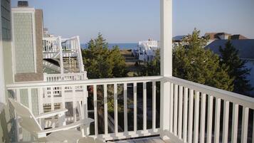 House, 5 Bedrooms | Exterior