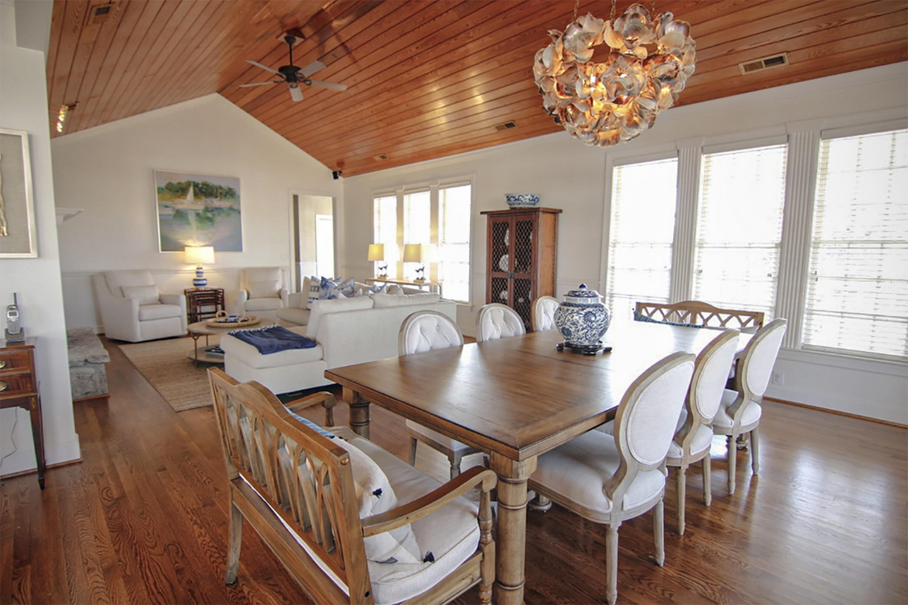 House, 5 Bedrooms | Private kitchen | Oven