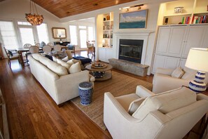 House, 5 Bedrooms | Living room - Early Dawn by Sea Scape Properties (Wrightsville Beach)