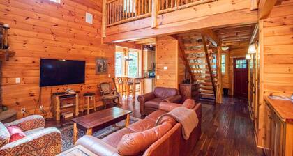 Riverfront Premium Cabin, 3 bed 3.5 bath, On the River, Sleep 10