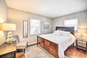 4 habitaciones, escritorio, tabla de planchar con plancha y internet 